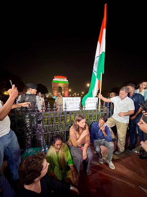 Congress Leader Rahul Gandhi with protesters at India Gate