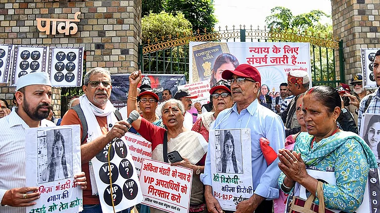 Members of various social organisations stage a protest demanding justice in the Ankita Bhandari murder case, outside Gandhi Park, in Dehradun, Uttarakhand. - | Photo: PTI