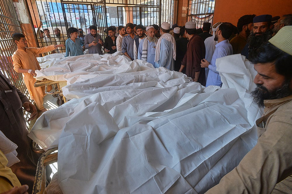 Pakistan school roof collapse