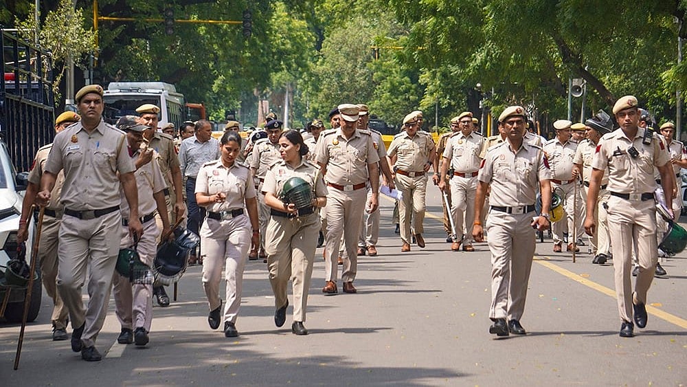Delhi Police May Allow ‘Select Few’ To March As 32,000 Personnel Deployed - | Photo: PTI
