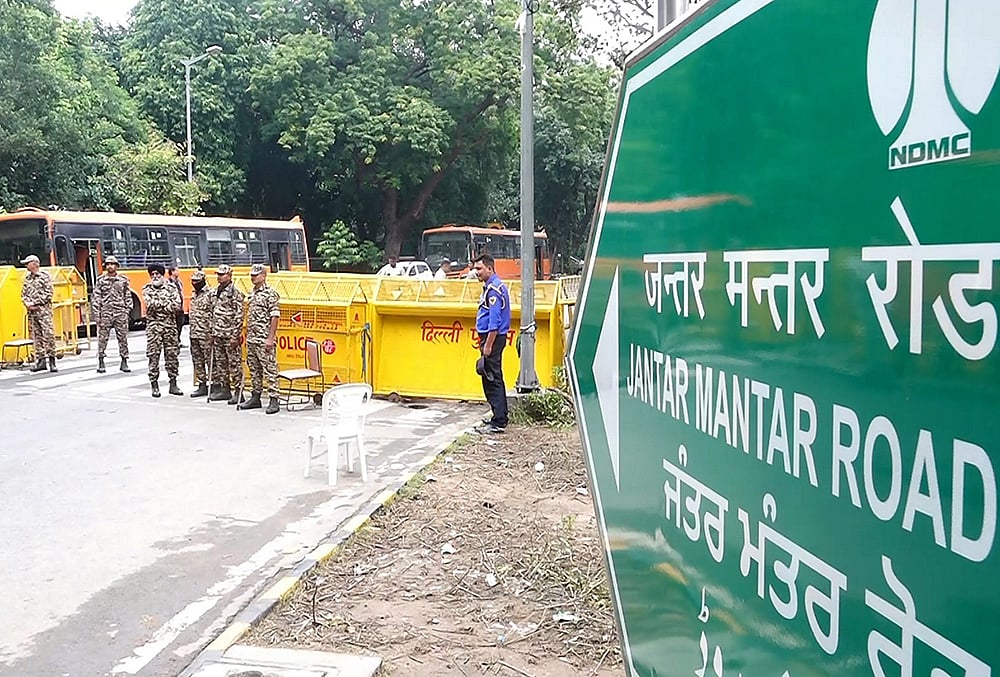 Delhi heavy security deployment
