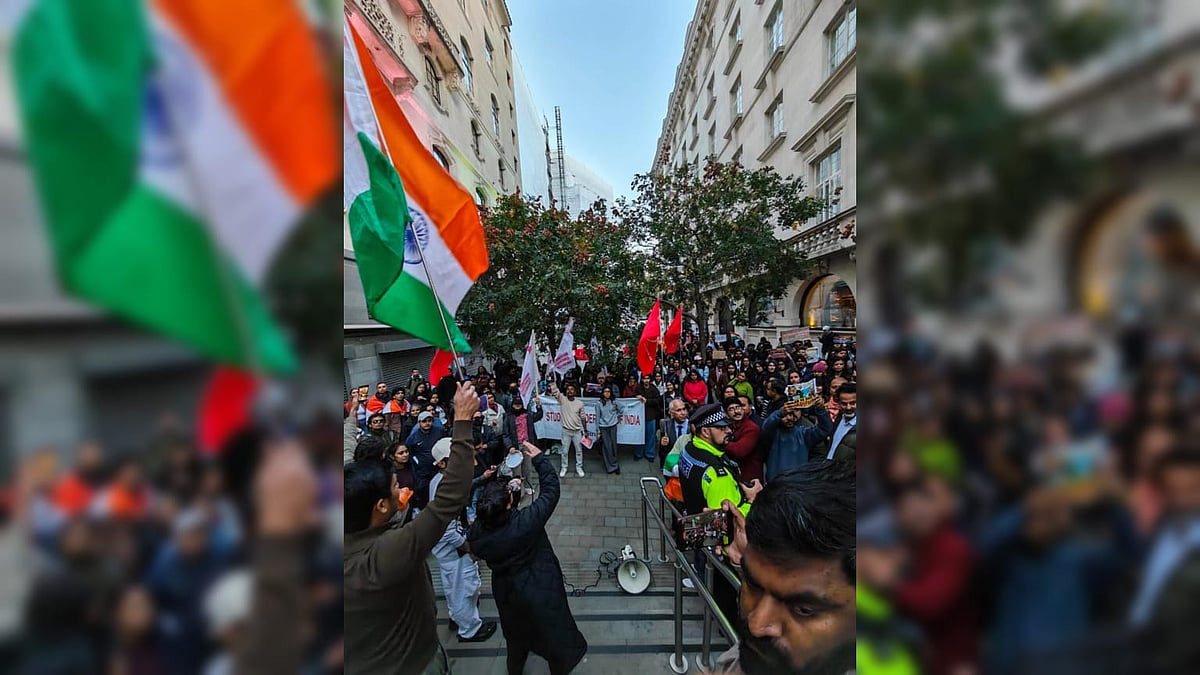 SFI-UK staged a protest outside the High Commission of India in London - X@SFI_CEC