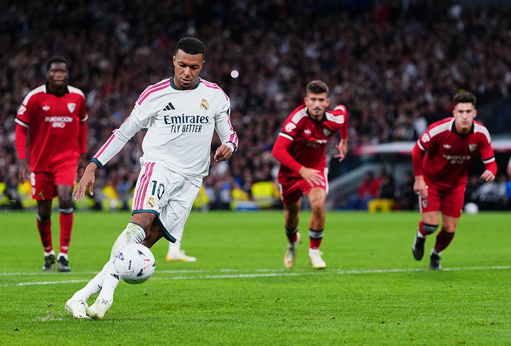 Real Madrid vs Sevilla La Liga 2026 soccer highlights-Mbappe scores from the penalty kick 