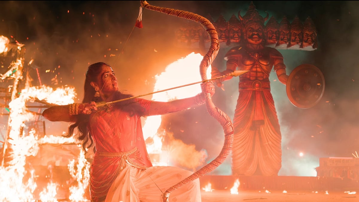 Yami Gautam to Perform Ravan Vadh  - YouTube
