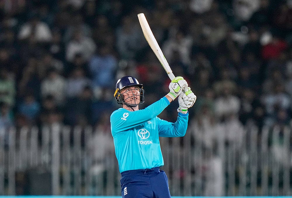 Pak vs Eng 2nd odi Cricket Pakistan Tri-Series highlights-Englands Tom Banton
