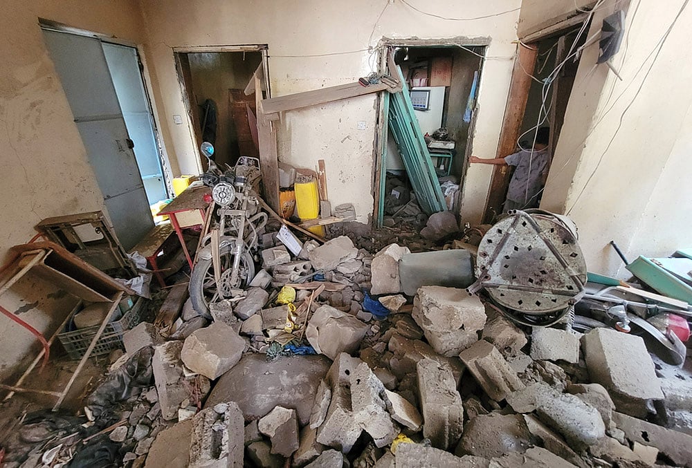 Houthi attack on Taiz residential areas
