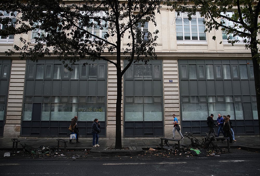 Paris curfew update
