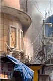 Fire At Imitation Jewellery Shop In Mumbai Market; No Casualties Special Arrangement : Smoke rising from the market building in Bhuleshwar during the fire.