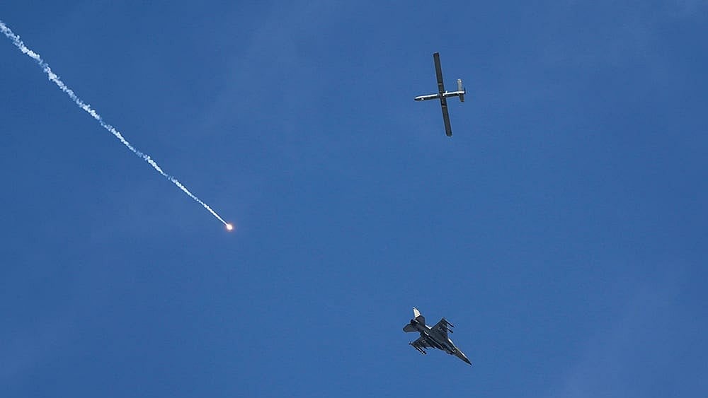 Israeli fighter jet - | Photo: AP/Abdel Kareem Hana
