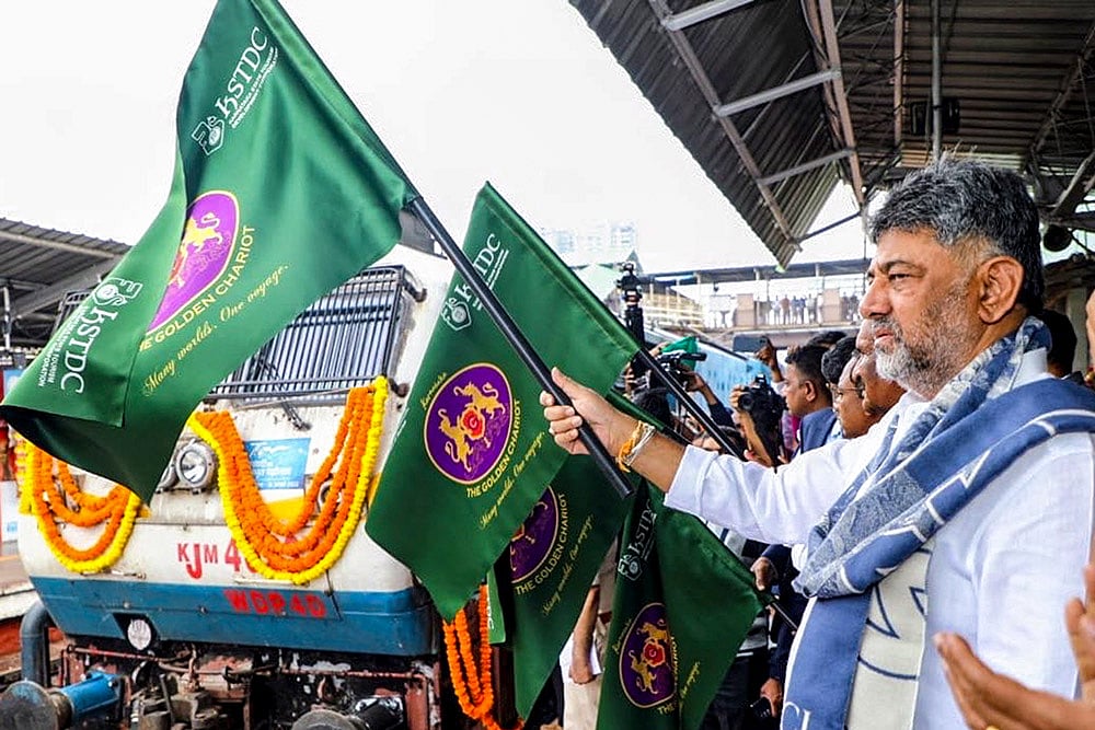 CM Shivakumar flags off Golden Chariot in Bengaluru
