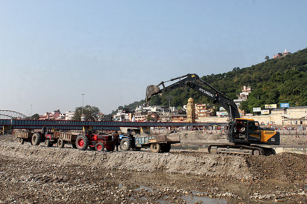 Ganga canal closes temporarily