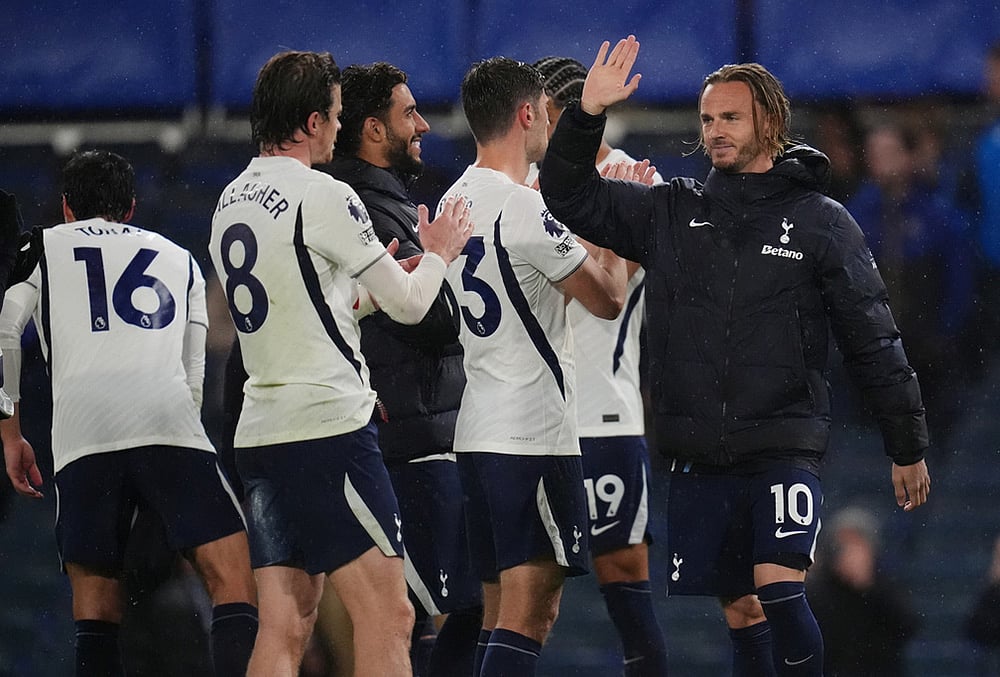Tottenham Hotspur's James Maddison, right, and Tottenham Hotspur's Conor Gallagher celebrate after the English Premier League soccer match between Chelsea and Tottenham Hotspur in London, Saturday, Oct. 24, 2026.   - | Photo: John Walton/PA via AP