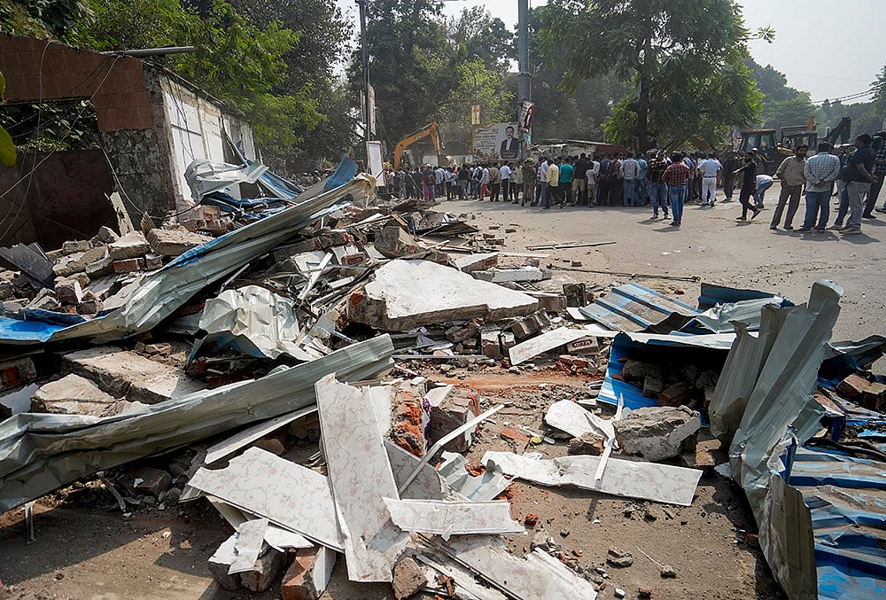 Kaiserbagh court demolition news