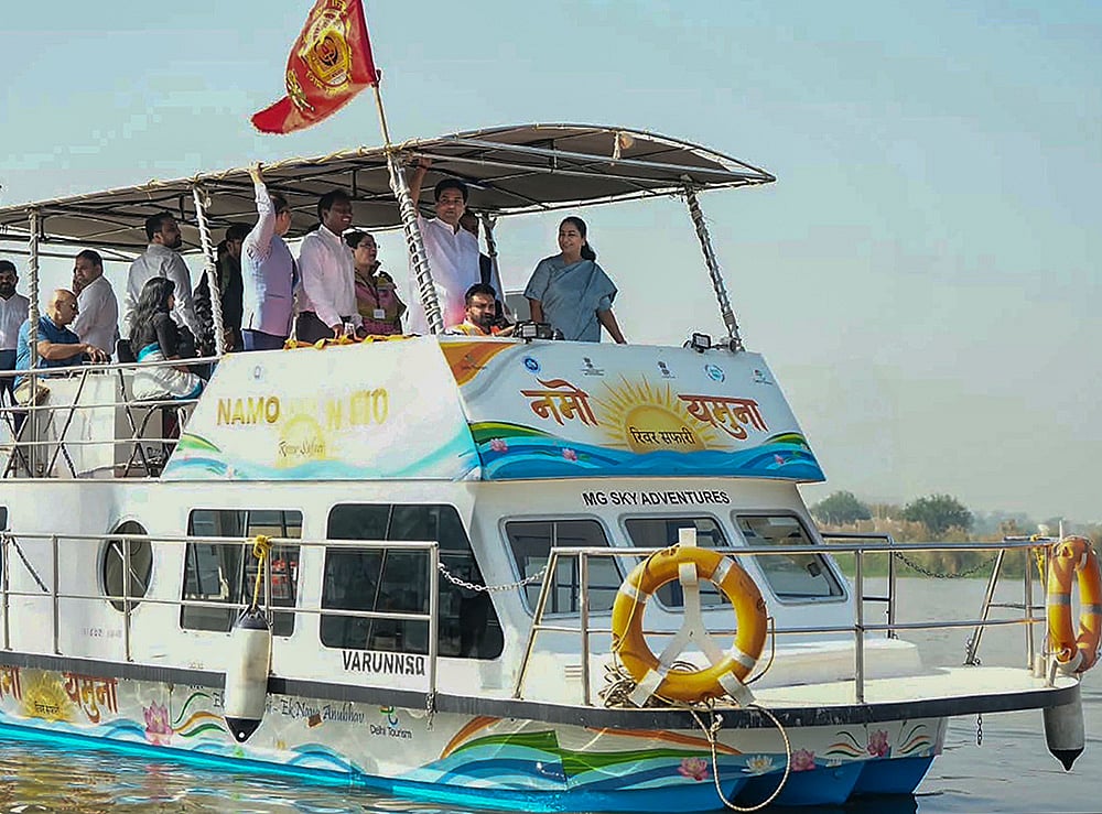 Rekha Gupta during an inspection