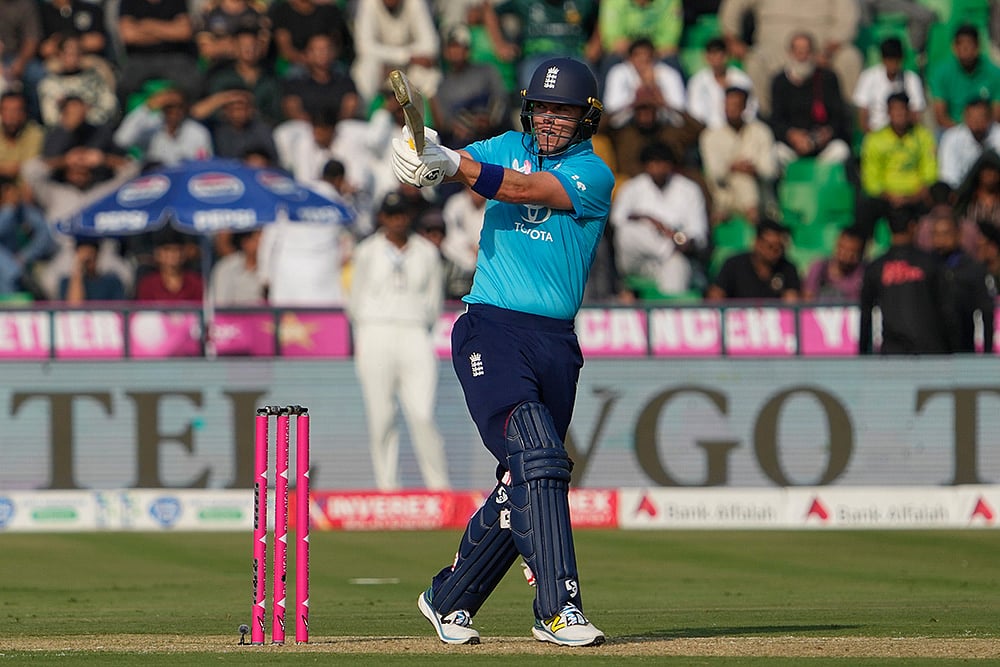 Sam Curran ENG vs PAK 4th ODI