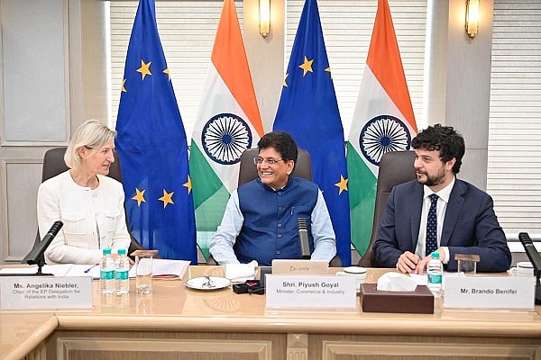Piyush Goyal with EU delegates  - Special Attribution