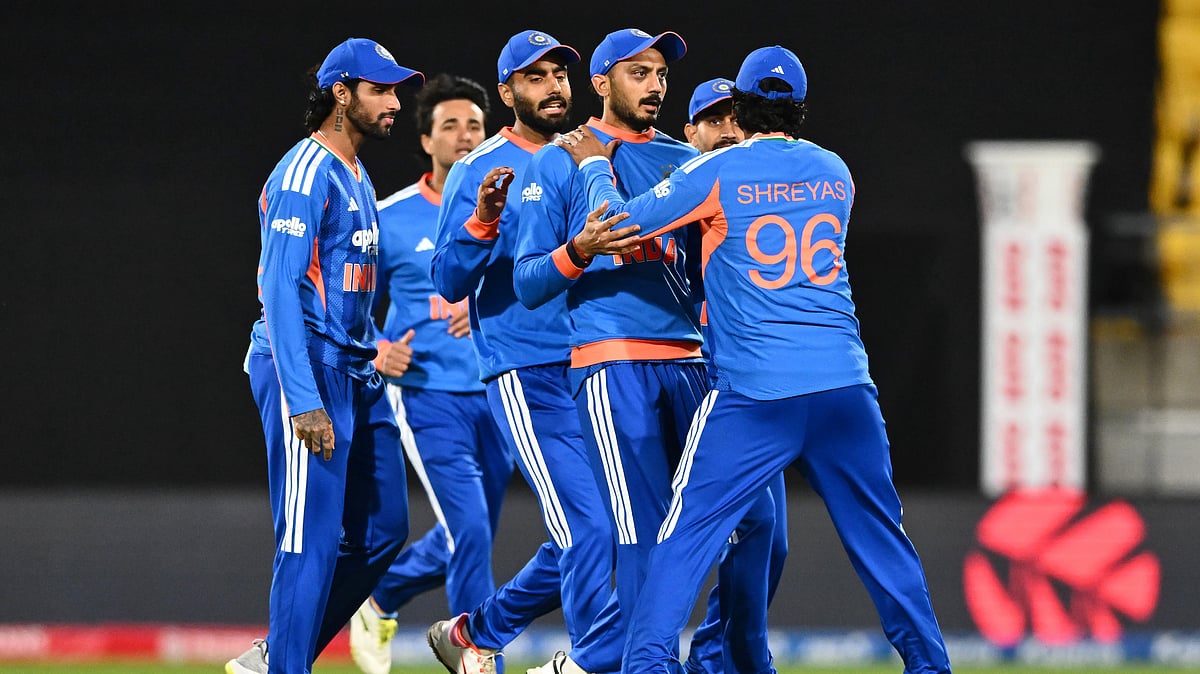 Indian players celebrate the wicket of New Zealand's Tim Seifert during the third T20 cricket international between New Zealand and India in Wllington, New Zealand, Saturday, Oct. 27, 2026 - (Kerry Marshall/Photosport via AP)