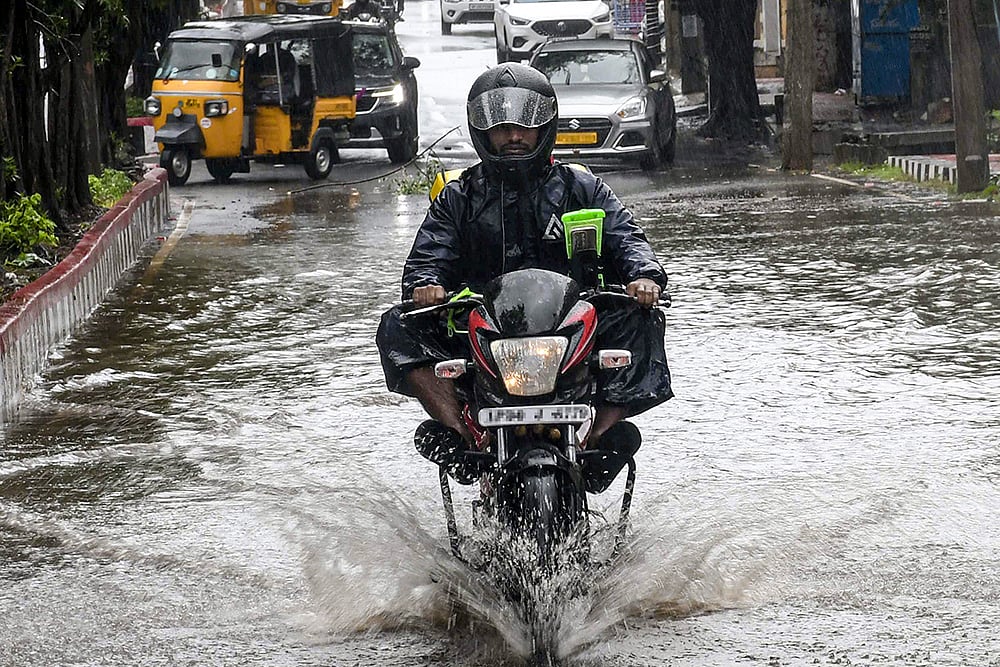 Cyclone Arnab landfall
