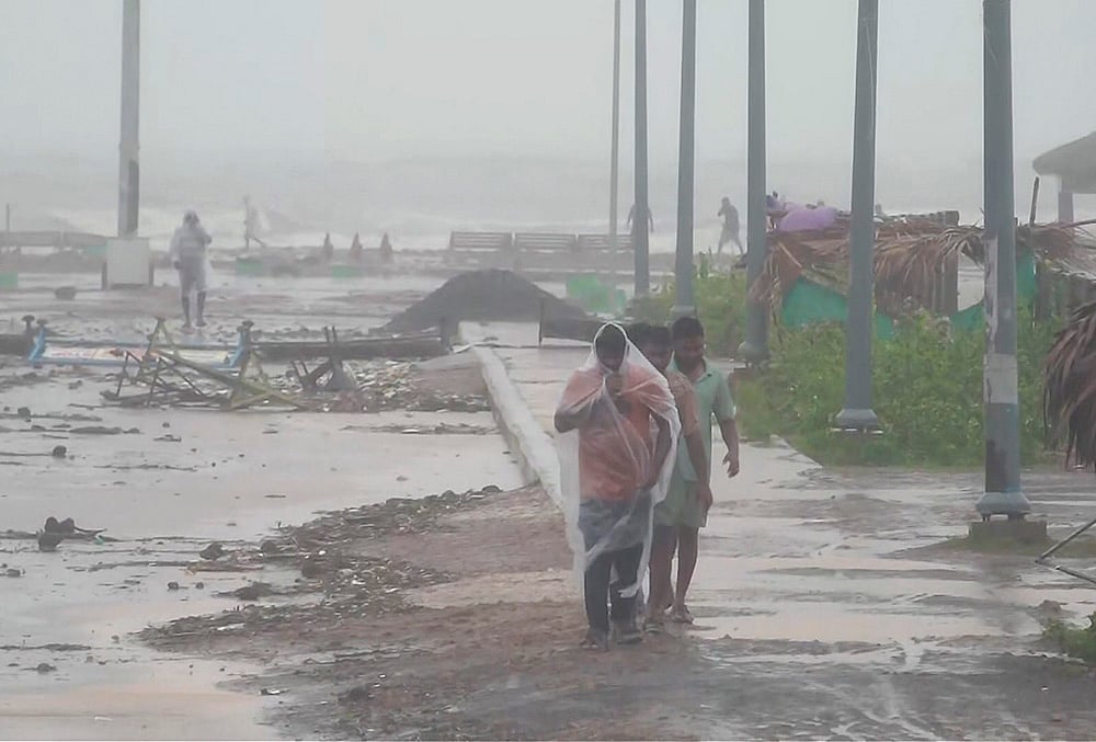 Cyclone Arnab landfall
