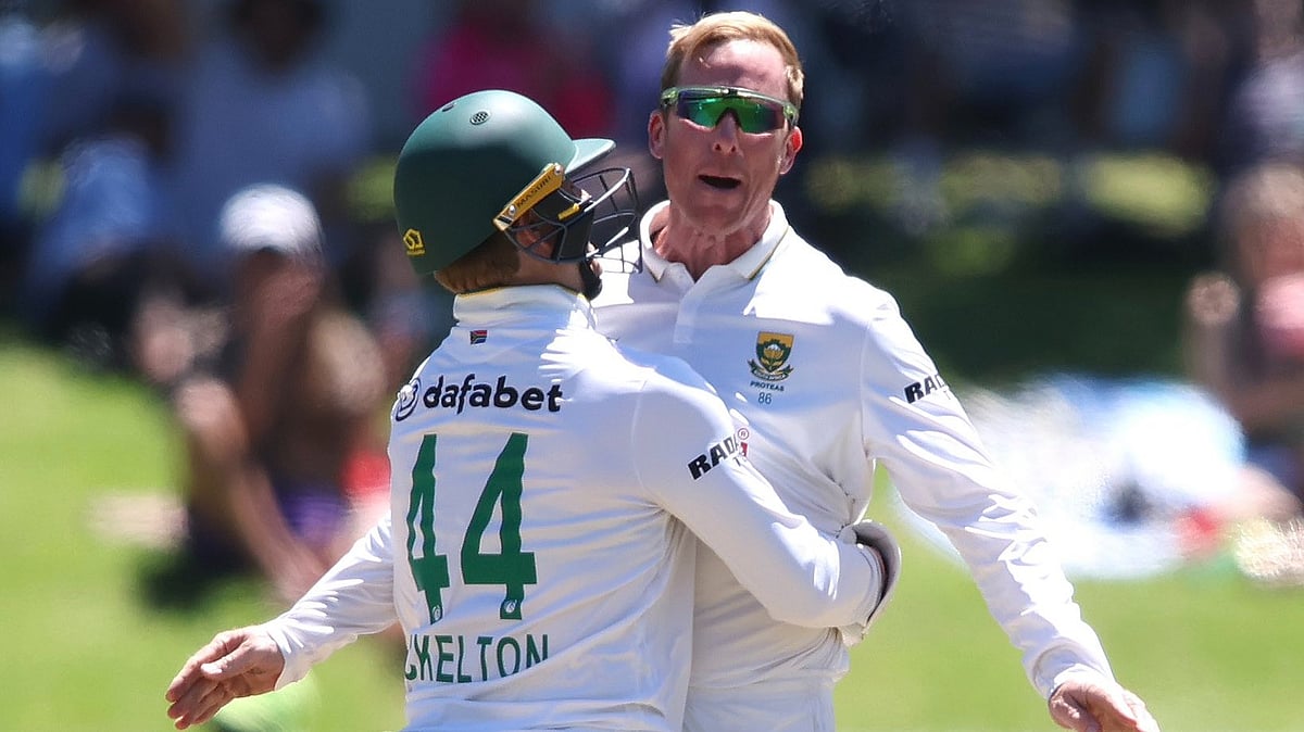 Simon Harmer takes two wickets in his first over - | Photo: X/ProteasMen