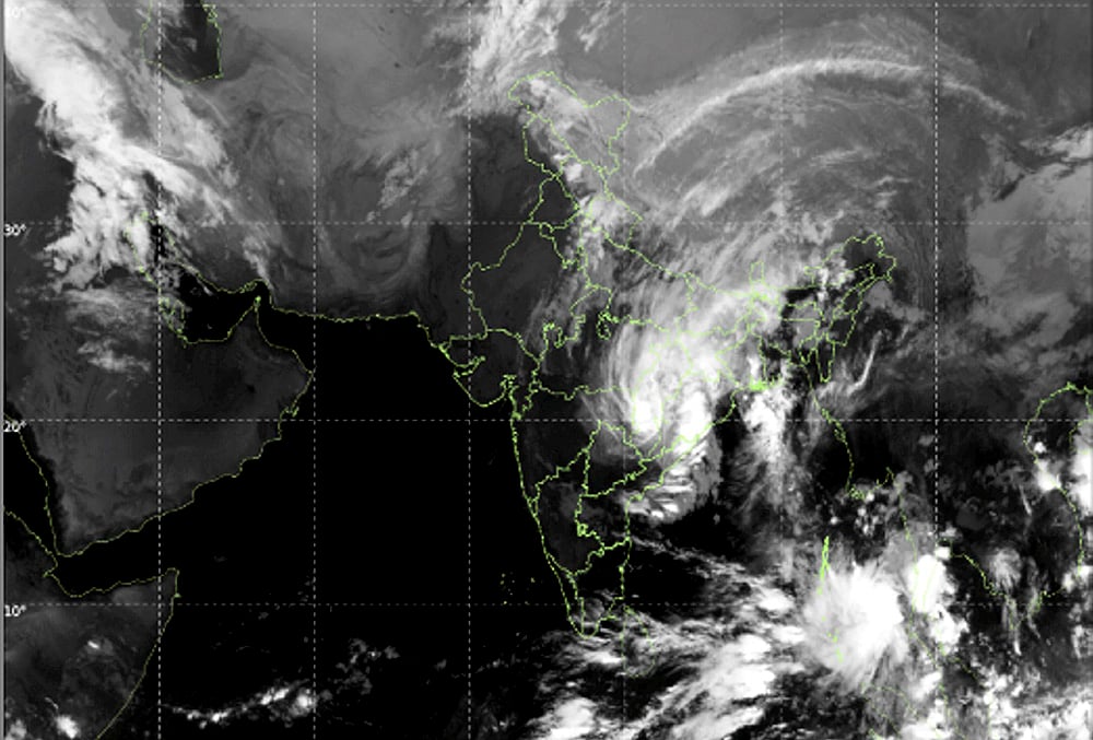 Cyclone Arnab satellite image 