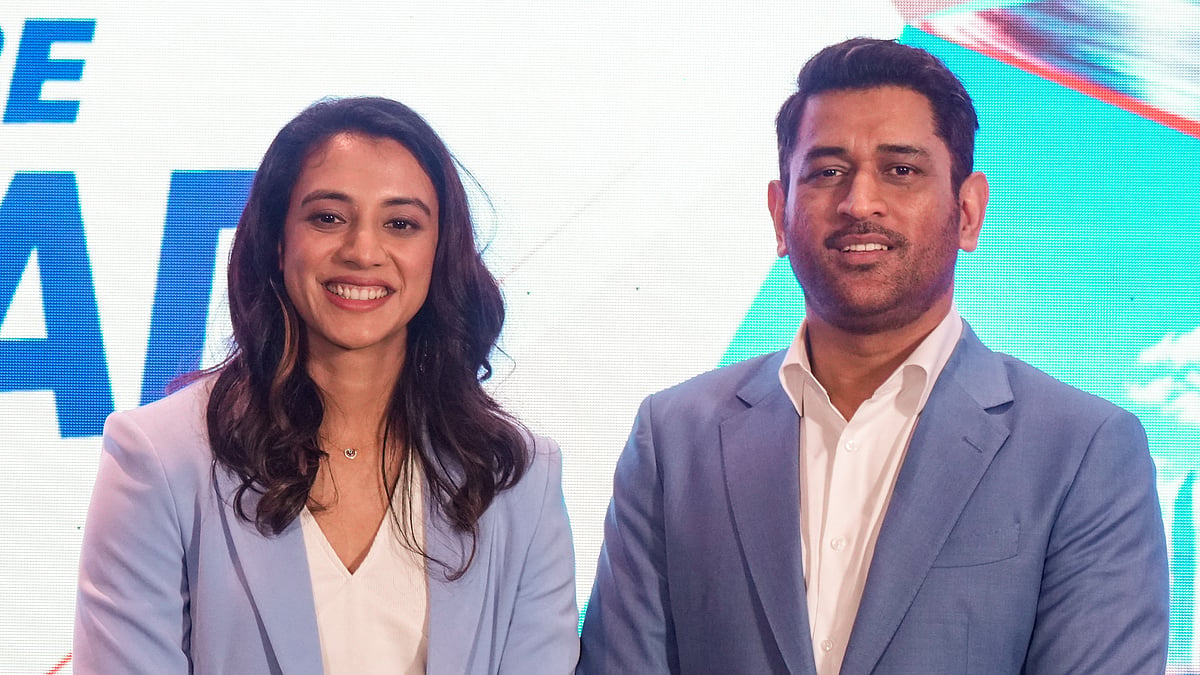 Former cricketer MS Dhoni along with Women's Cricket team captain Smriti Mandhana during the 125 years celebration of Gulf Oil India, in Mumbai, Maharashtra, Thursday, Oct. 29, 2026. -  (PTI Photo/Shashank Parade)