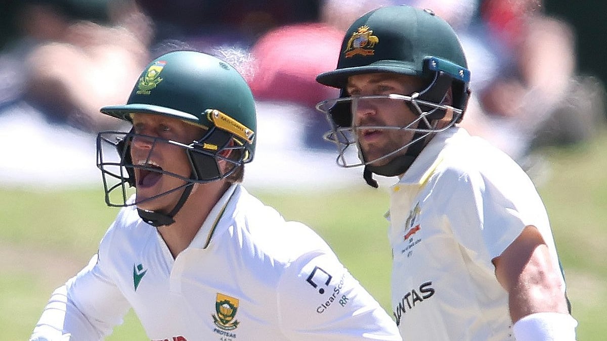 Ryan Rickleton celebrates as Simon Harmer dismisses Alex Carey (Right) in the 3rd Test on Thursday, October 29 - | Photo: X/@ProteasMen