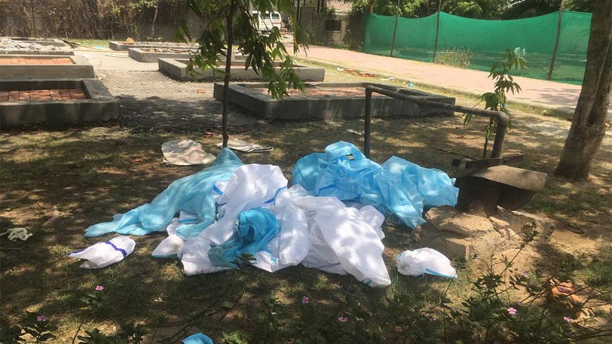 In Pictures:  This Park In Delhi Has Been Turned Into Cremation Ground