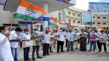 INTUC Calls Statewide Protest In Kerala Over Fuel, LPG Price Rise