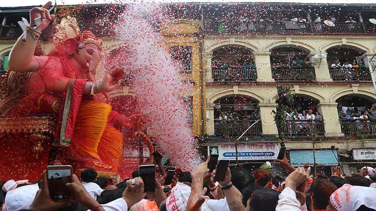 Ganesh Visarjan 2019: Devotees Bid Adieu To Lord Ganesha On Anant Chaturdashi