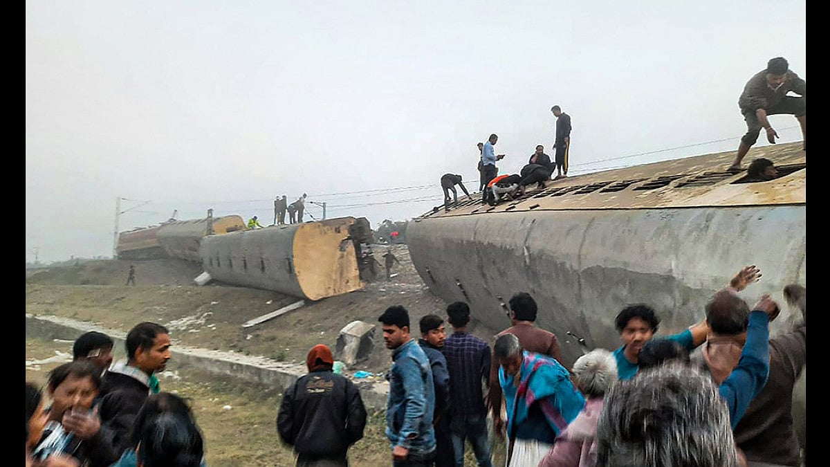 Train derailed in West Bengal