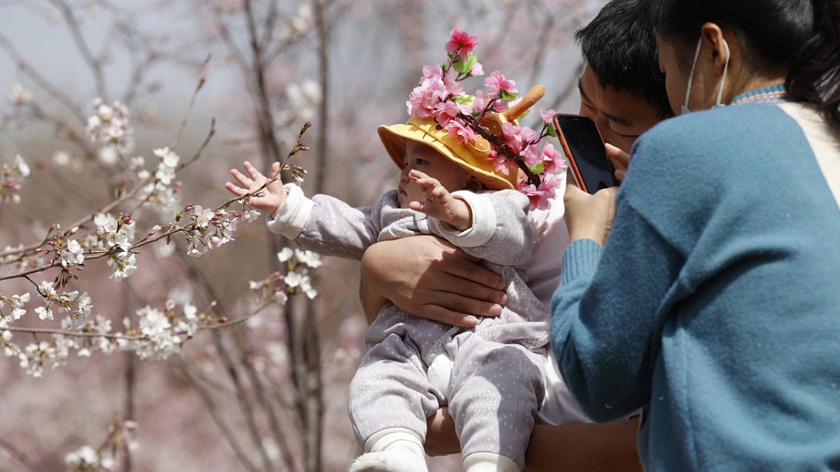Chinas Population Growth Below Half A Million In 2021