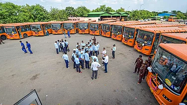 DTC Drivers’ Strike Enters Day 4: Thousands Of Buses Off Roads, Delhi Commuters Struggle