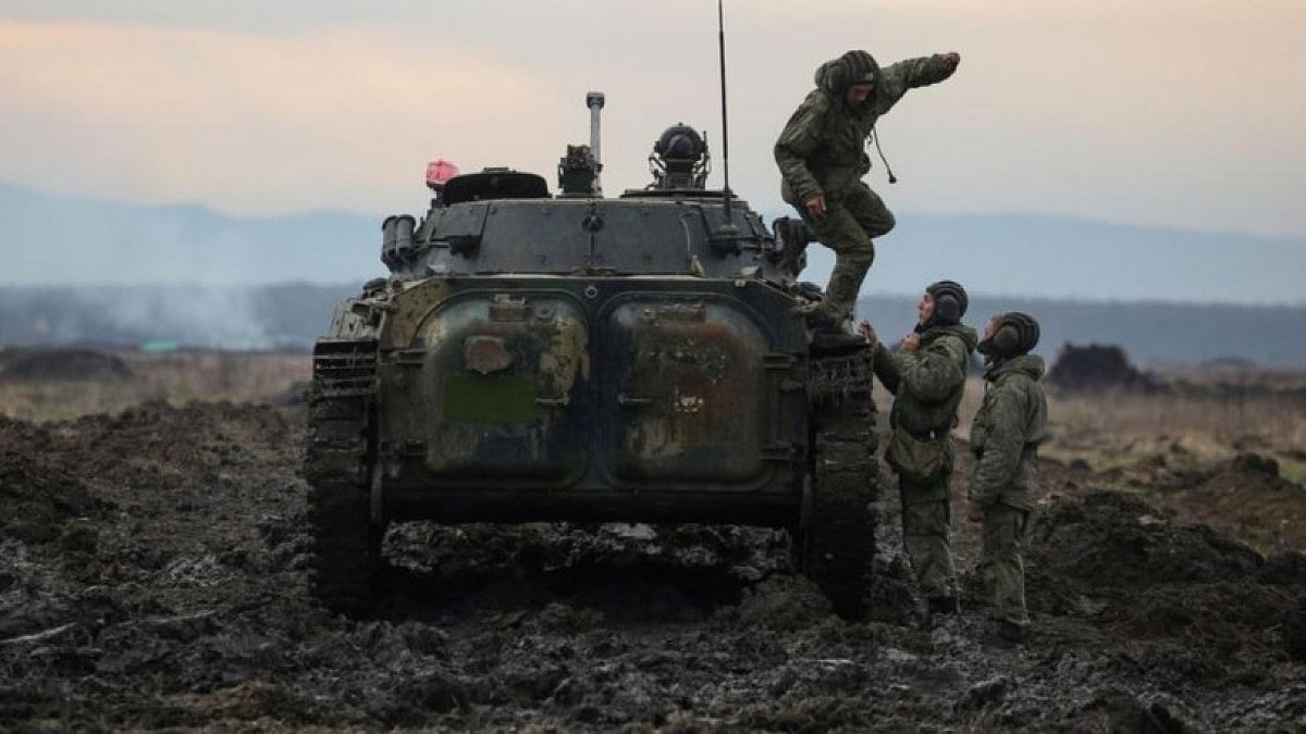 Russia-Ukraine Conflict: US Orders 8,500 Troops To Be On High Alert