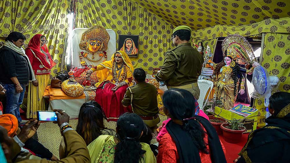 Kumbh Mela 2019: Kinnar Akhada Participates For The First Time - null