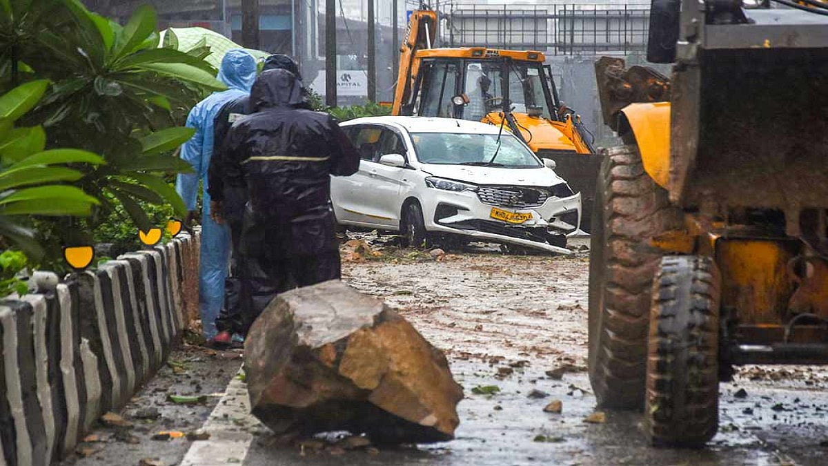 Heavy Rainfall Lashes Mumbai
