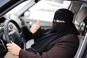 Saudi University To Open Driving School For Women