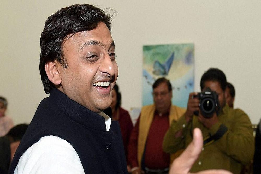 BJP Didn't Consider Taj Mahal As Heritage, Now CM Cleaning West Gate With <em>Jhadu</em>: Akhilesh Yadav