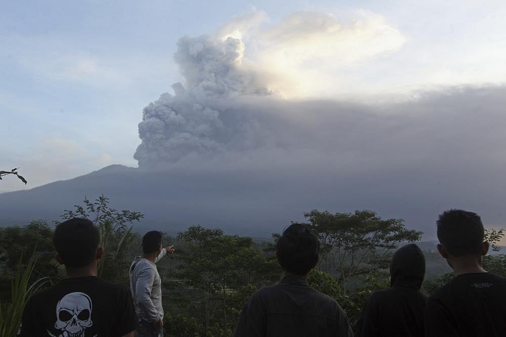 Volcanic Ash: Bali Airport To Be Closed For Third Day