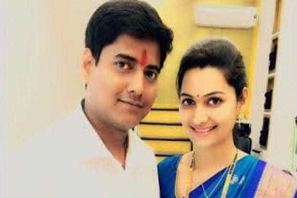 Detective, Wife Arrested While Accepting Rs 1 Crore 'Extortion Money' From  IAS Officer In Maharashtra