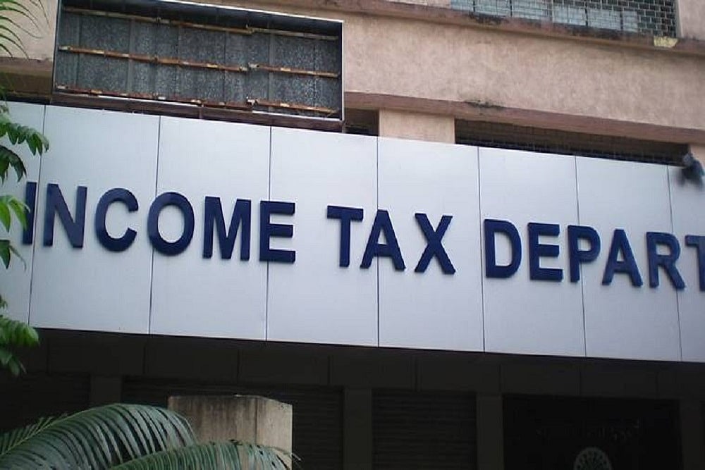 Jaya TV Office, Sasikala Aides Raided By Taxmen Across Tamil Nadu