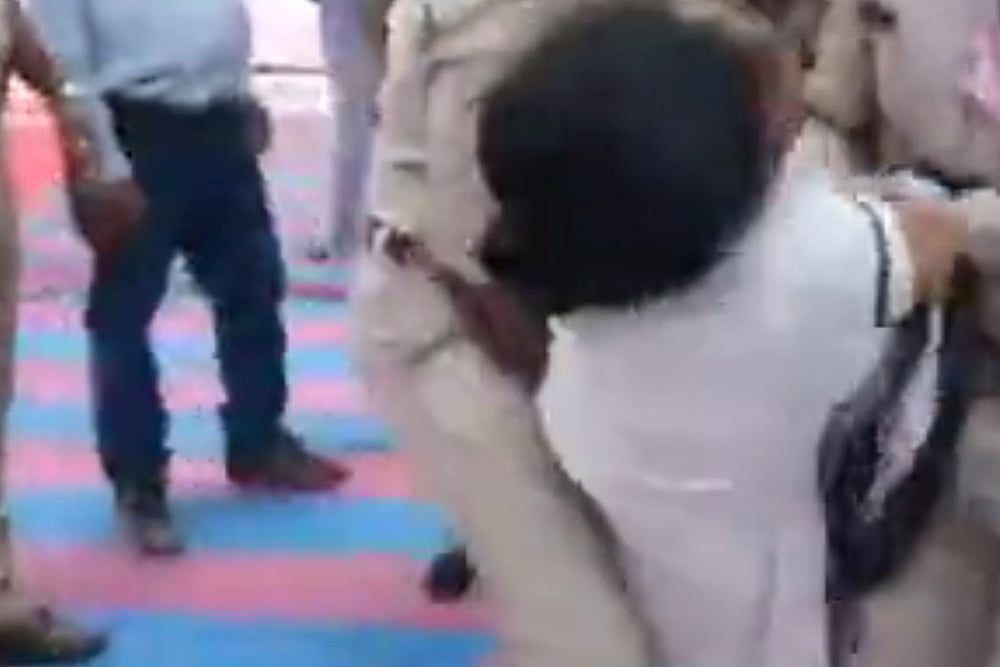 Daughter Of Martyred BSF Jawan Pleading With Gujarat CM Over False Promises Prevented From Meeting Him