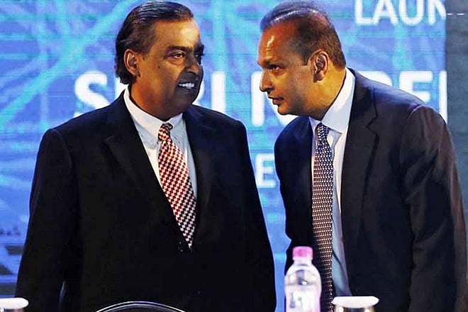 Big Brother Mukesh Ambani Comes To The Rescue Of Anil, Reliance Jio To Buy RCom