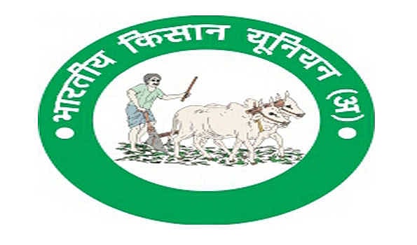 Farmers Organise Panchayat On Yamuna Expressway, Stop Booth Officials From Collecting Toll