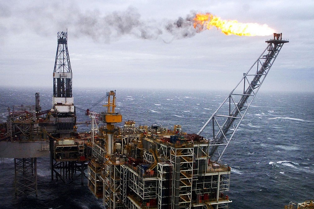 File photo : Venezuela’s oil is predominantly heavy crude, which plays a crucial role for specific refineries, particularly in the US and parts of Asia. Disruptions or shifts in access could force refiners to reconfigure sourcing strategies, pushing up costs and volatility over time.