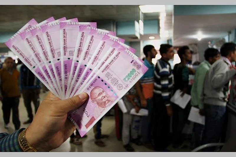 Maha: Petrol Pumps In Aurangabad See Increase In Payments Using Rs 2,000 Notes