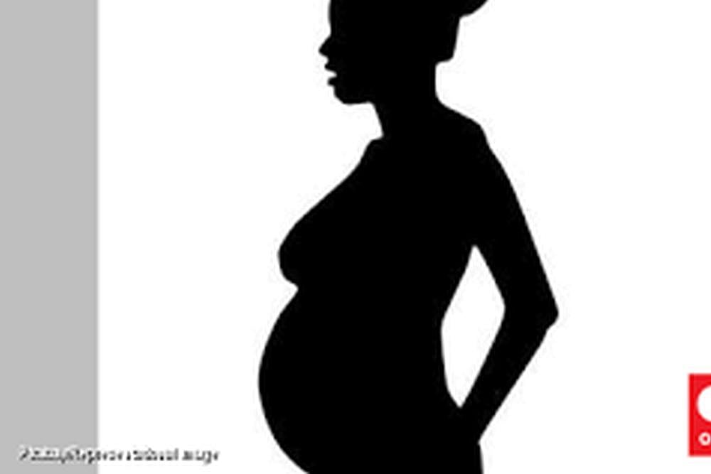 Woman Delivers Baby in  E-Rickshaw As UP Hospital Asks Her to Leave At Midnight