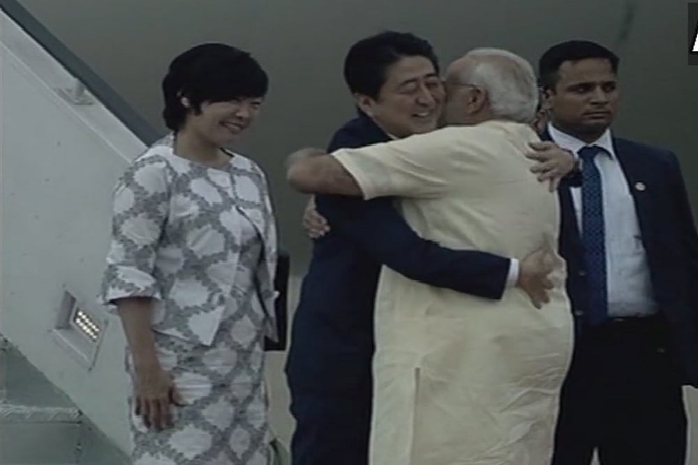 Japanese PM Abe, PM Modi Pay Tribute To Mahatma Gandhi At Sabarmati Ashram