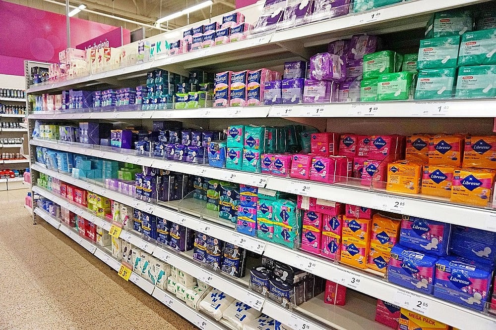 SC Stays Proceedings Against Challenge To 12% GST On Sanitary Napkins Across HCs