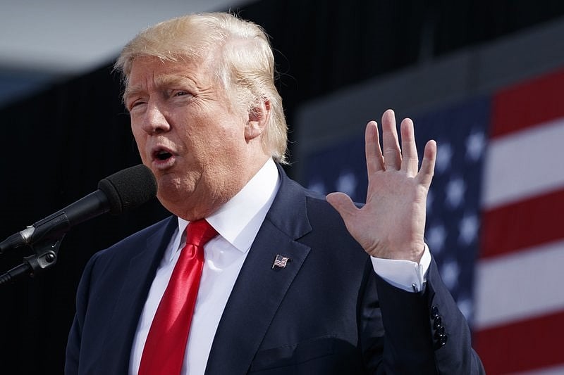 Photo/AP : Donald Trump Says Migrants are a Bigger Threat Than Vladimir Putin